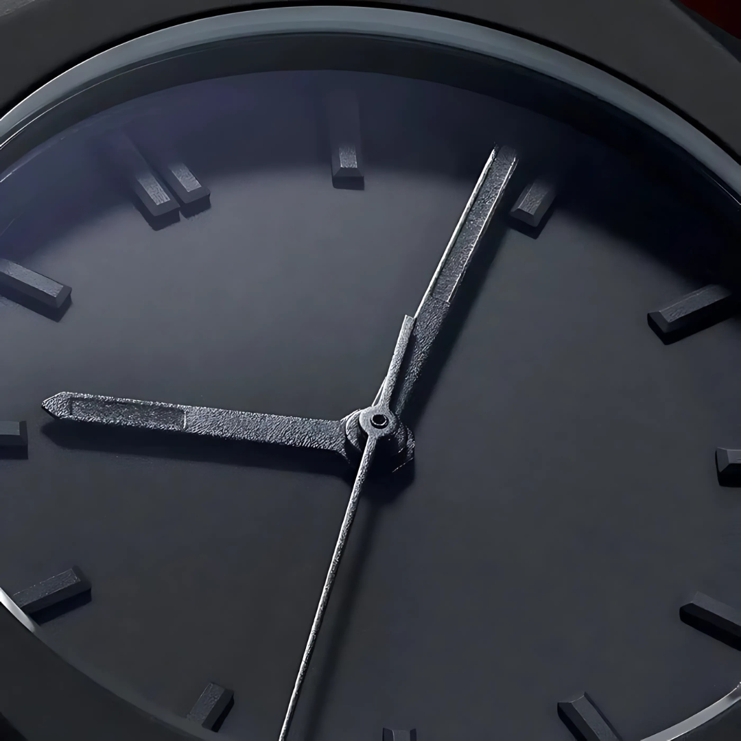 Montre noire minimaliste en céramique
