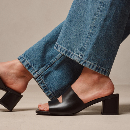 Leder-Pantoletten für Damen mit elegantem und bequemem Blockabsatz