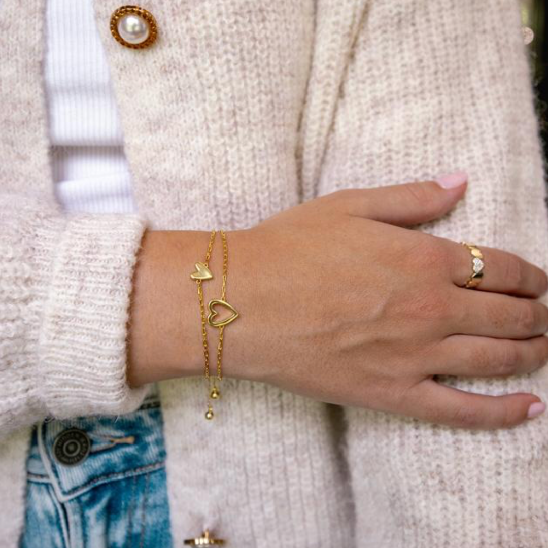 Armband mit bezaubernden Herzen, vergoldet