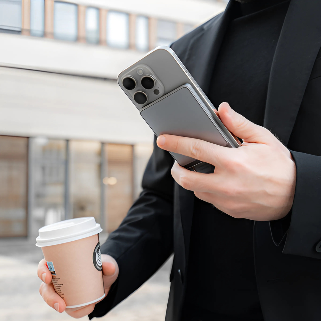 Magnetische Powerbank mit Display