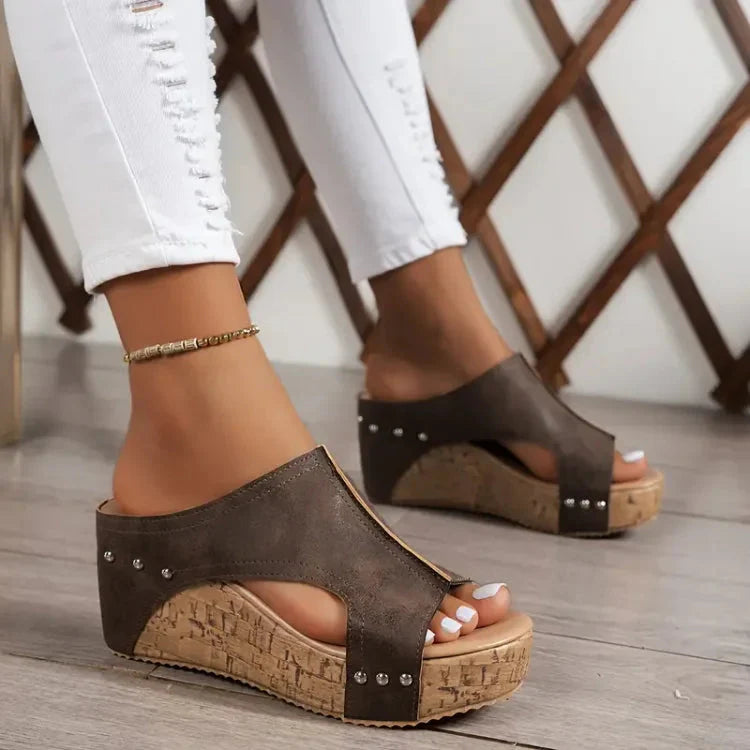 Sandalen mit hohem Absatz und Korksohle