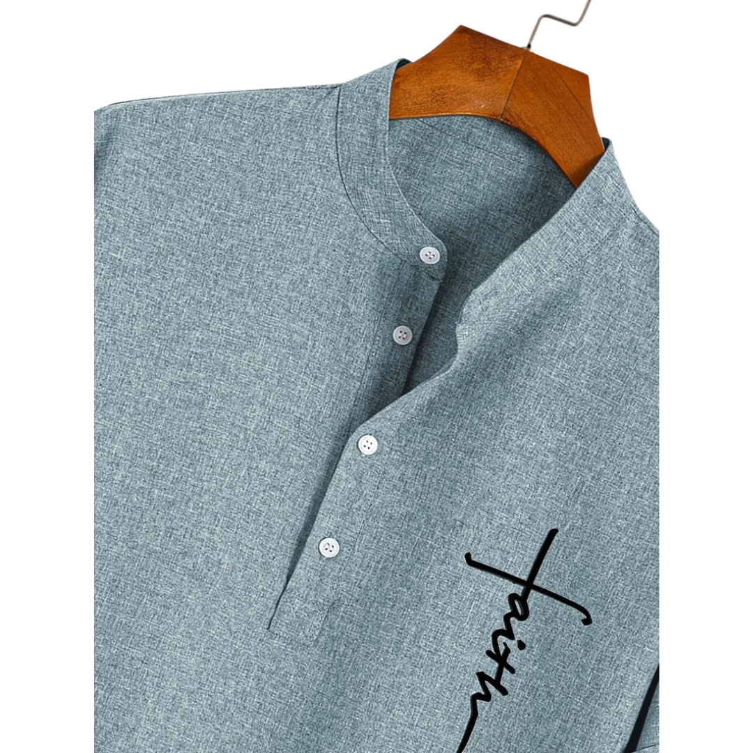 Chemise élégante à manches courtes et col montant
