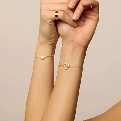 Armband mit bezaubernden Herzen, vergoldet