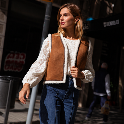 Gilet sans manches femme effet suédine doux et élégant