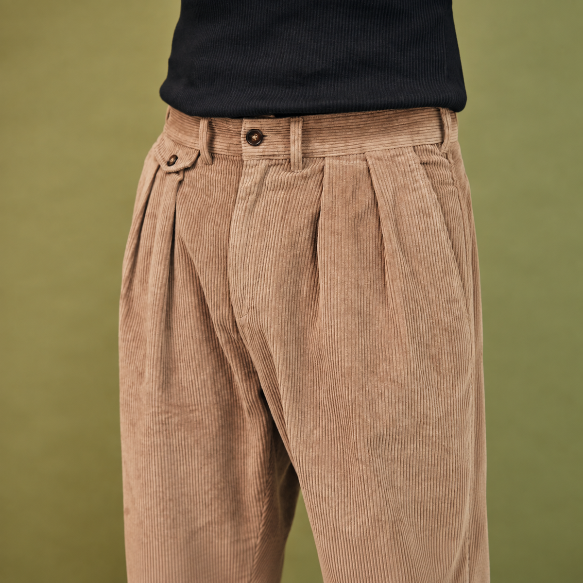 Herrenhose aus geripptem Samt