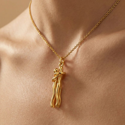 Collier étreinte symbolique élégant