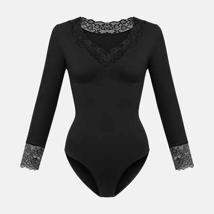 Figurformender Body aus Spitze mit V-Ausschnitt