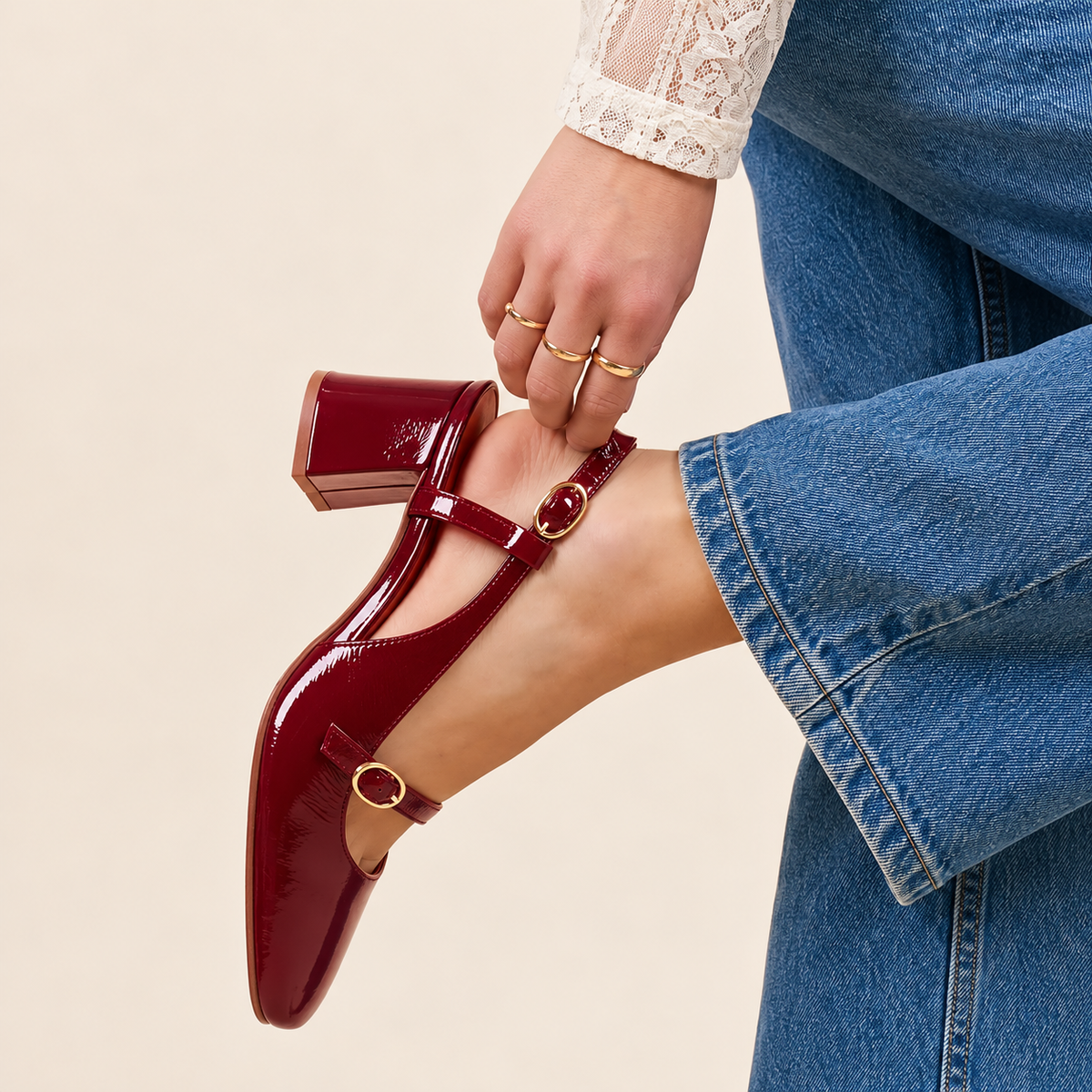 Escarpins Femme en Cuir Verni à Talon Carré Élégant