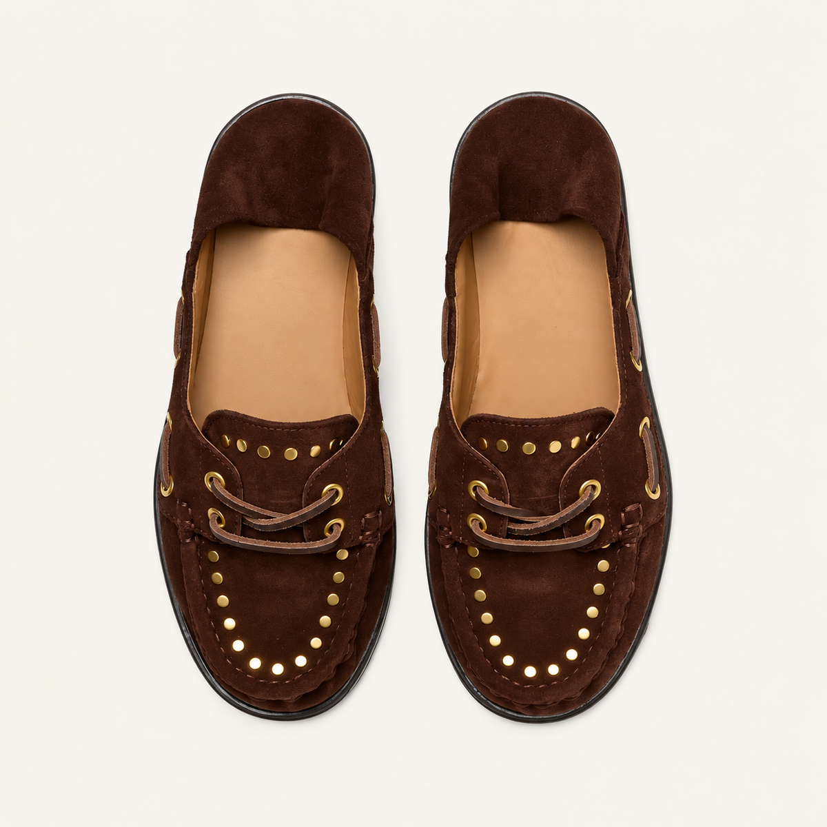 Mocassins Femme en Suède Chocolat à Clous Dorés