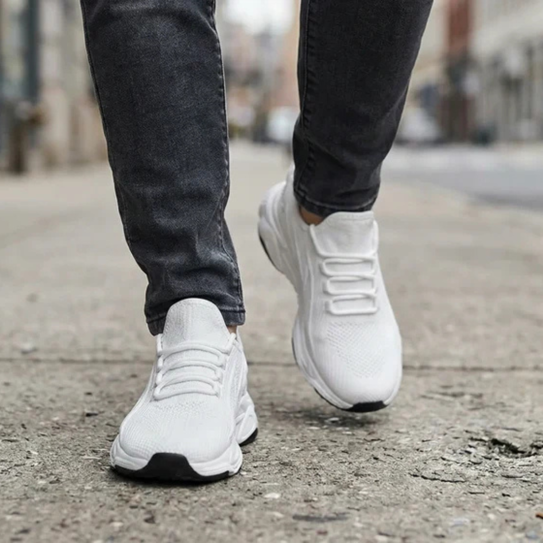 Sneaker mit dezenter Höhenverstärkung