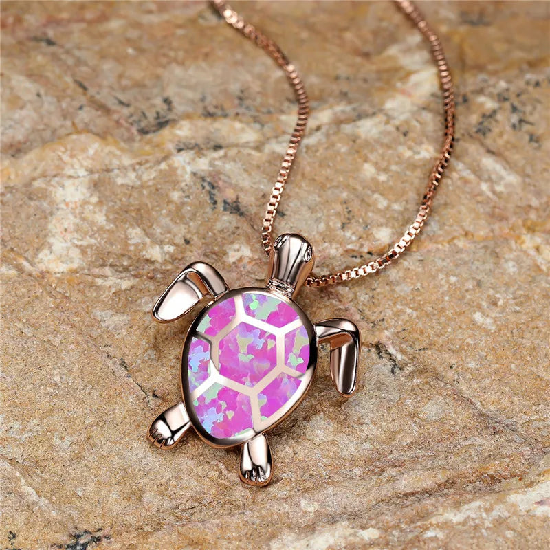 Collier pendentif tortue en opale lumineuse