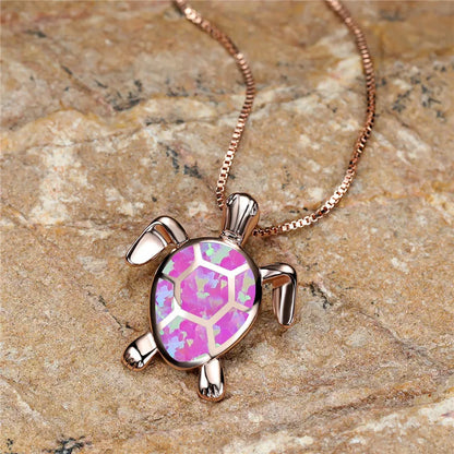 Collier pendentif tortue en opale lumineuse