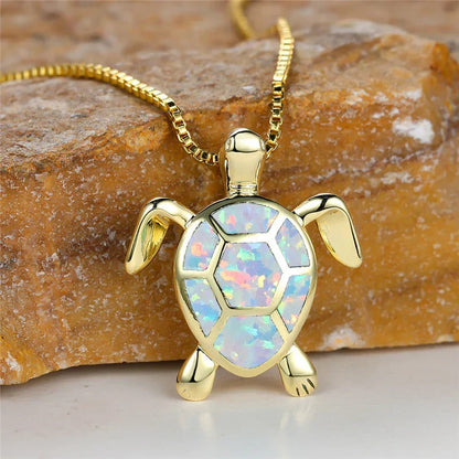 Collier pendentif tortue en opale lumineuse