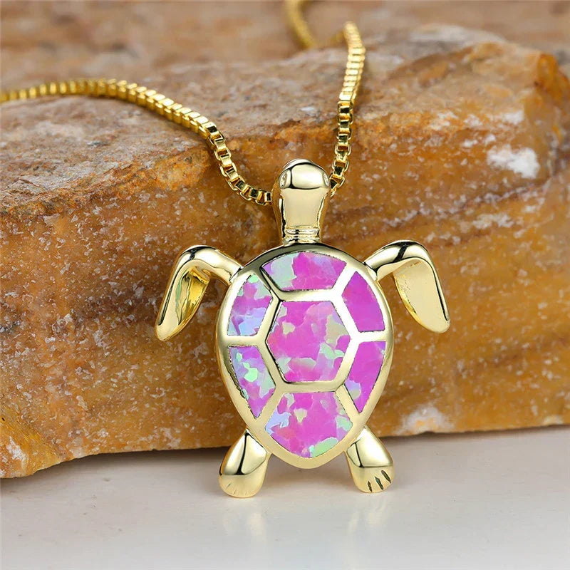 Collier pendentif tortue en opale lumineuse