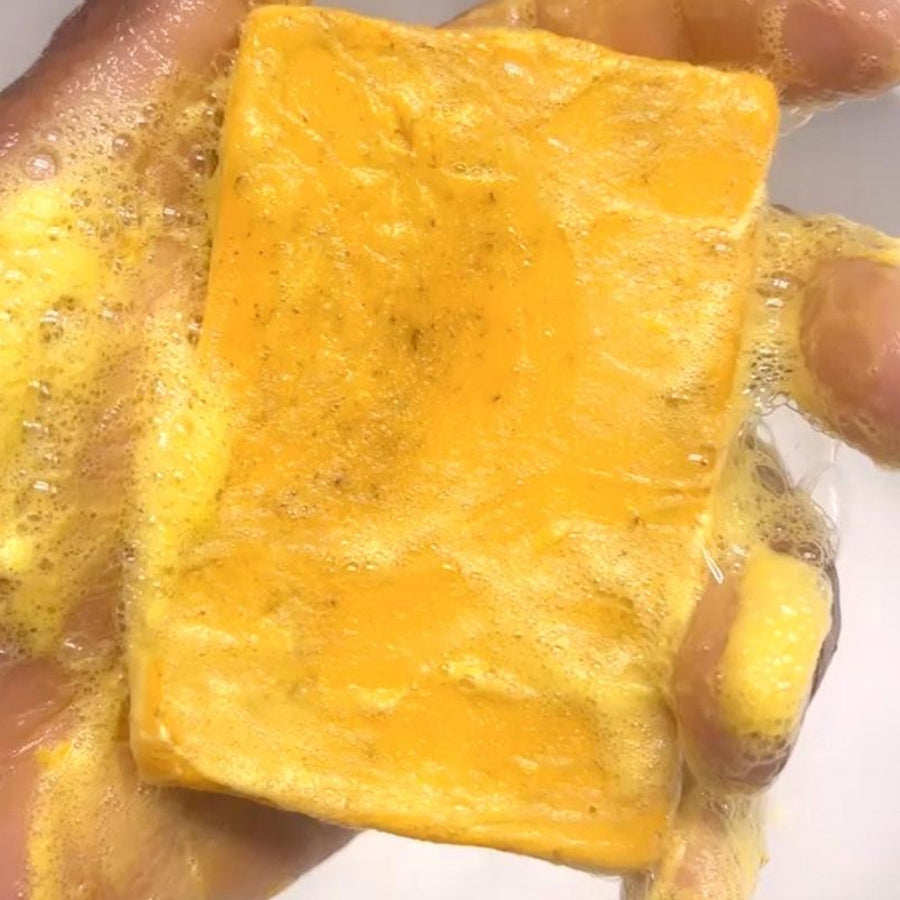 Savon Nettoyant au Curcuma - PureGlow™