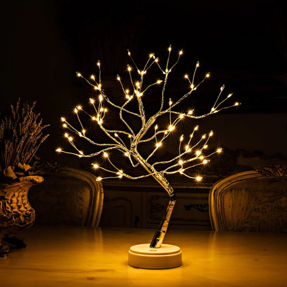 Leuchtender Baum mit 108 LEDs