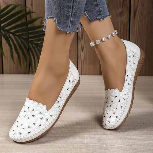 Orthopädische Ballerinas mit Lochmuster
