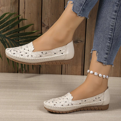 Orthopädische Ballerinas mit Lochmuster