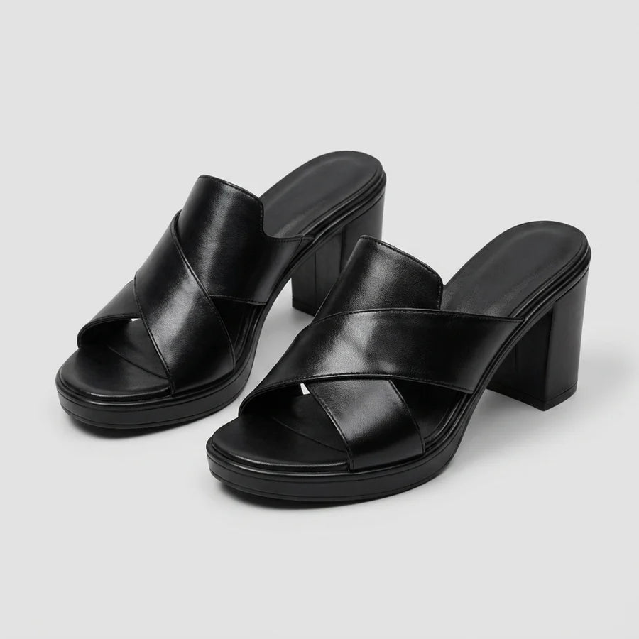 Elegante und bequeme Damensandalen mit breitem Absatz