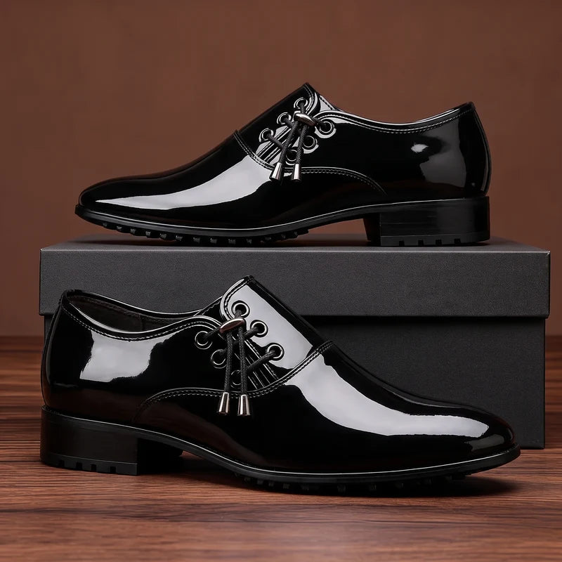 Elegante Richelieu-Herrenschuhe mit Schnürung
