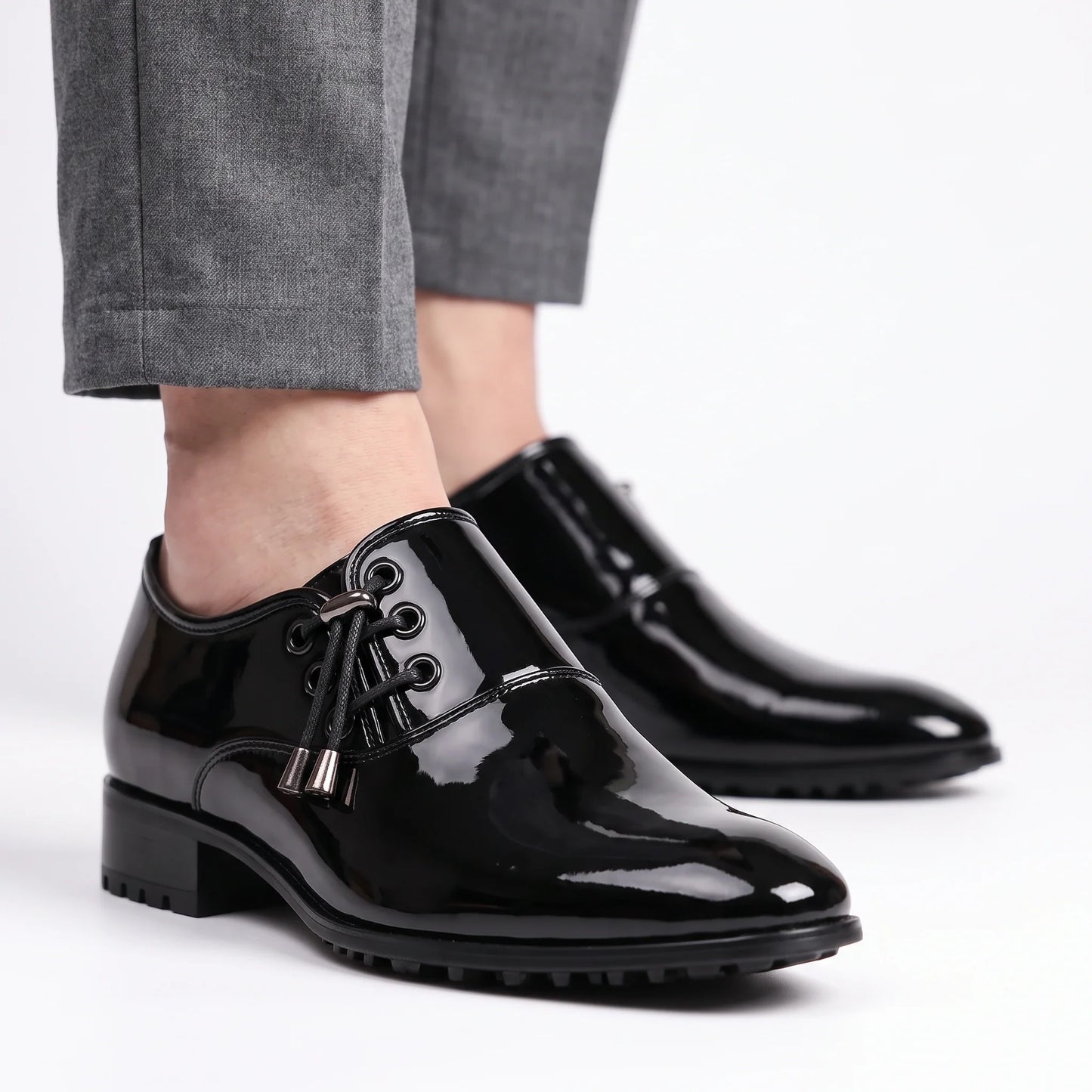 Elegante Richelieu-Herrenschuhe mit Schnürung