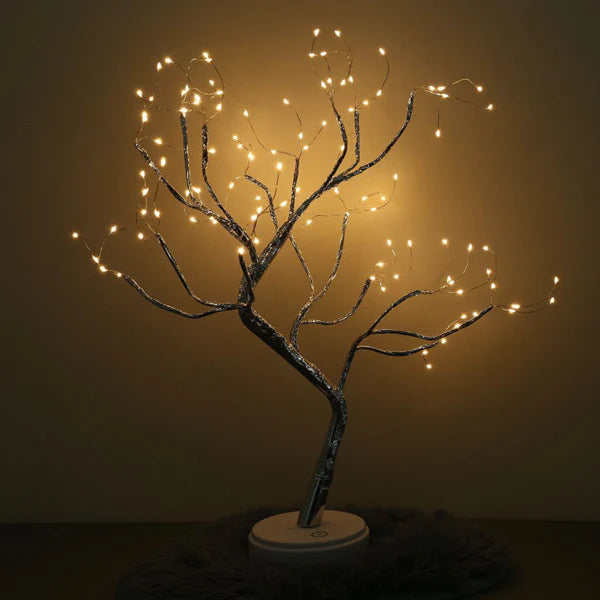 Leuchtender Baum mit 108 LEDs