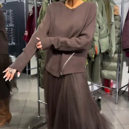 Fließendes Kleid aus Strick und Voile