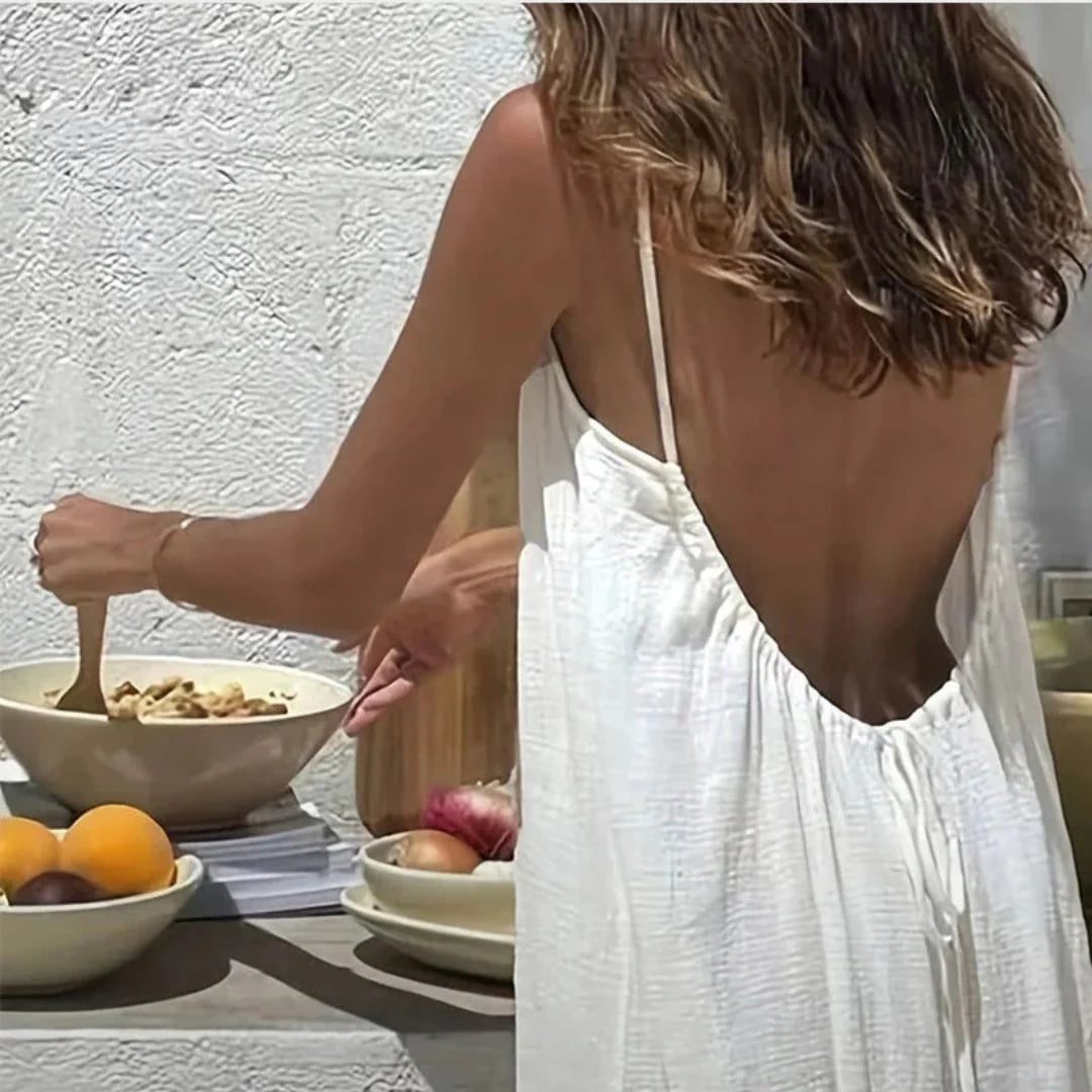 Langes, fließendes Kleid mit schmalen Trägern