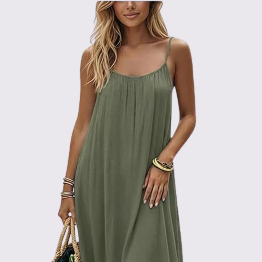 Langes, fließendes Kleid mit schmalen Trägern