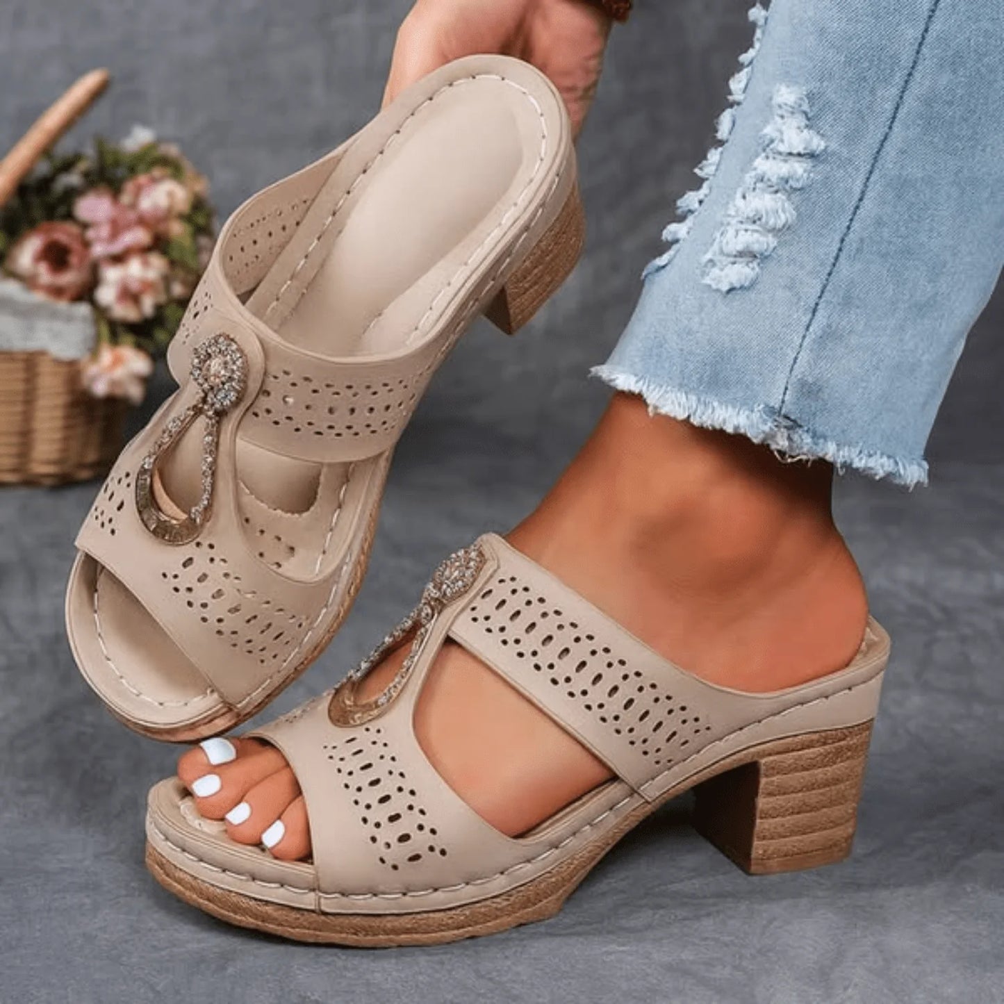 Bequeme orthopädische Sandalen für Damen