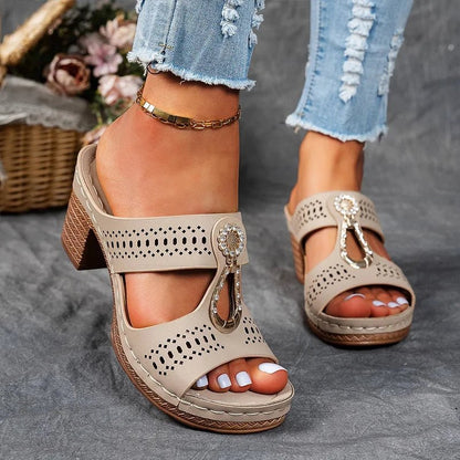 Bequeme orthopädische Sandalen für Damen