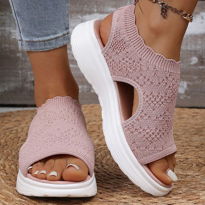 Bequeme Damen-Sandalen mit Keilabsatz aus atmungsaktivem Netzstoff
