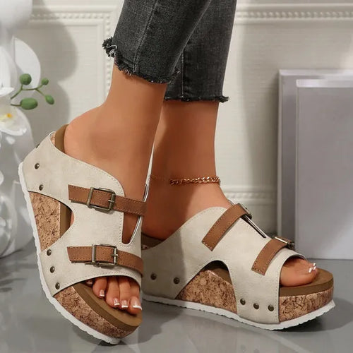 Bequeme Plateausandalen mit Cutout-Design