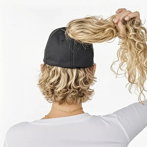 Damen-Kappe mit Zopfausschnitt