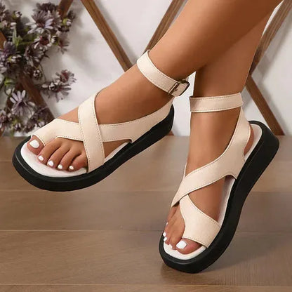 Sandales à brides croisées