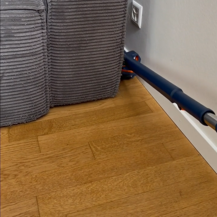 Reinigungsbesen mit integriertem Auswringsystem