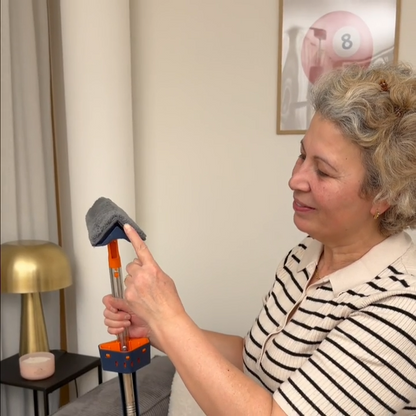 Reinigungsbesen mit integriertem Auswringsystem