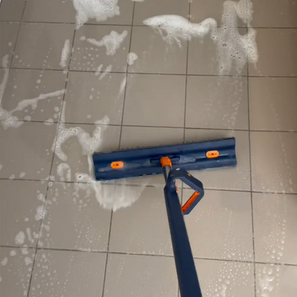 Reinigungsbesen mit integriertem Auswringsystem