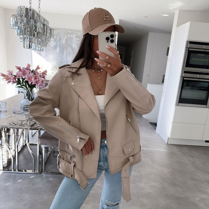 Stylische Damenjacke aus Kunstleder