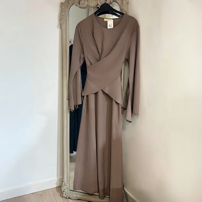 Fließende Abaya mit Schmetterlingsärmeln