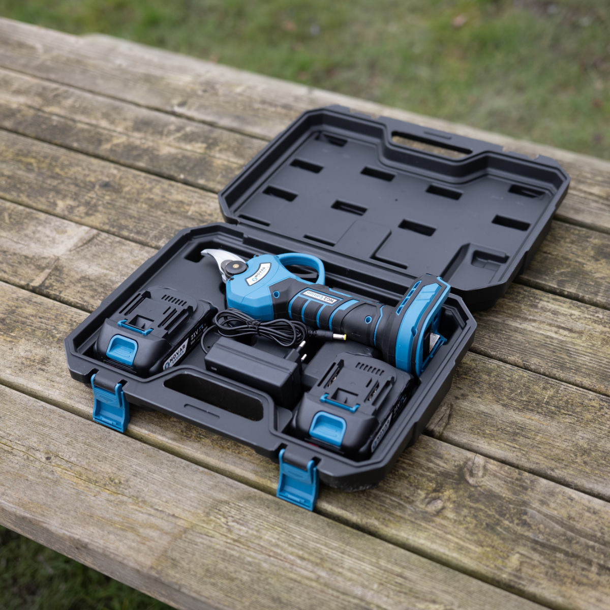 NovarGarden® Müheloses Schneiden Pack NG2 - Inkl. Koffer & 4 Batterien