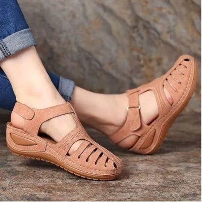 Bequeme und leichte Ledersandalen für Damen