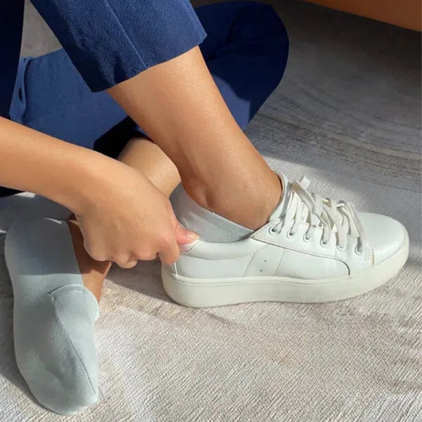 Unsichtbare orthopädische Socken