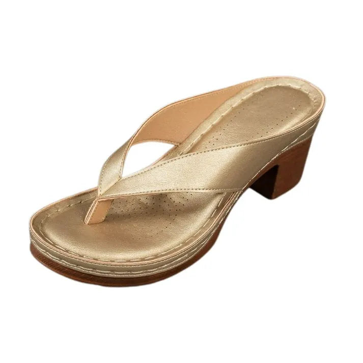 Orthopädische Sandalen mit Absatz