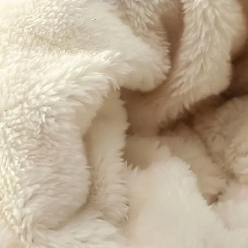 Warme Mütze und Schal aus Fleece