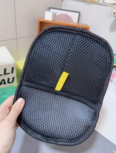 Fellmagnet - Der ultimative Pflegehandschuh für Hunde und Katzen