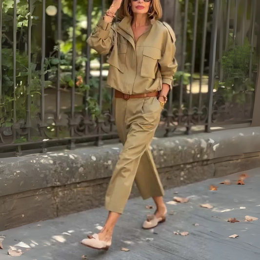 Completo cargo da donna, aderente