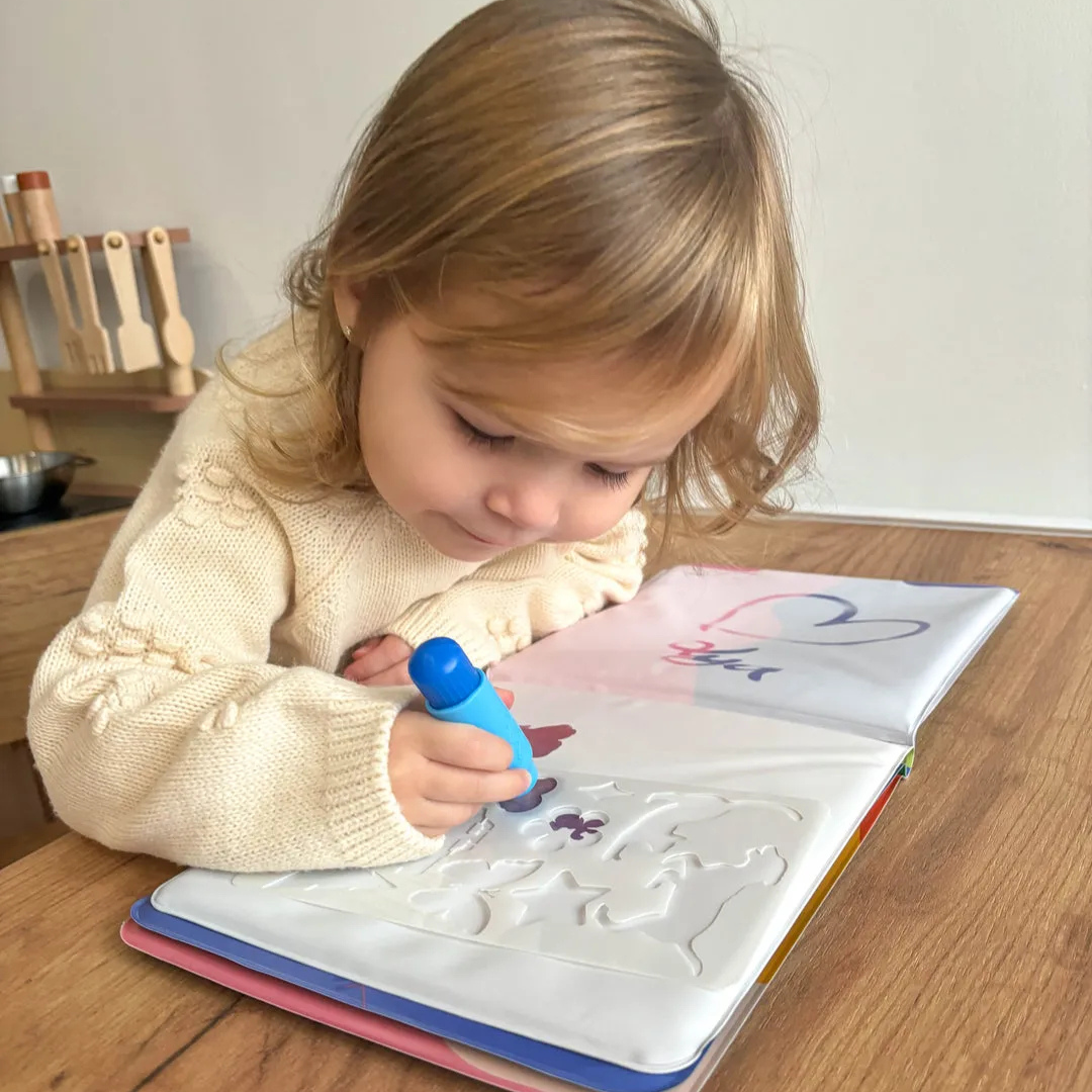 Libro magico da colorare ad acqua