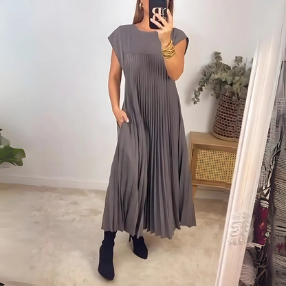 Feminines Faltenkleid mit Gürtel - Elegante e raffinato