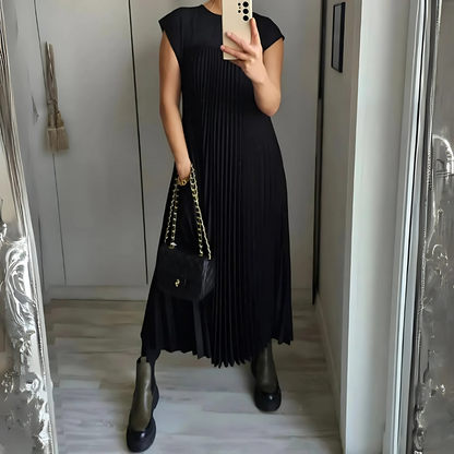 Feminines Faltenkleid mit Gürtel - Elegante e raffinato